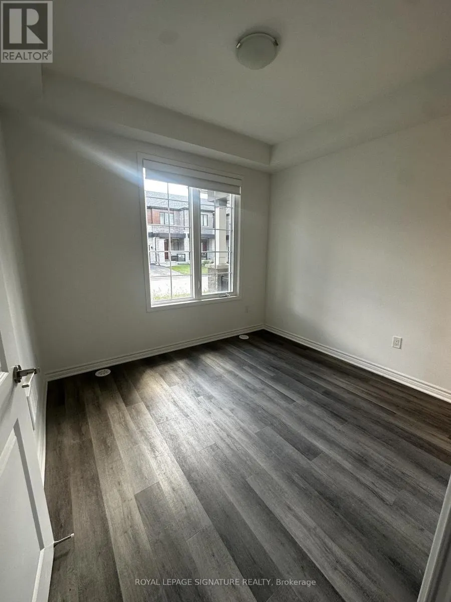 8 - 1259 LILY CRESCENT