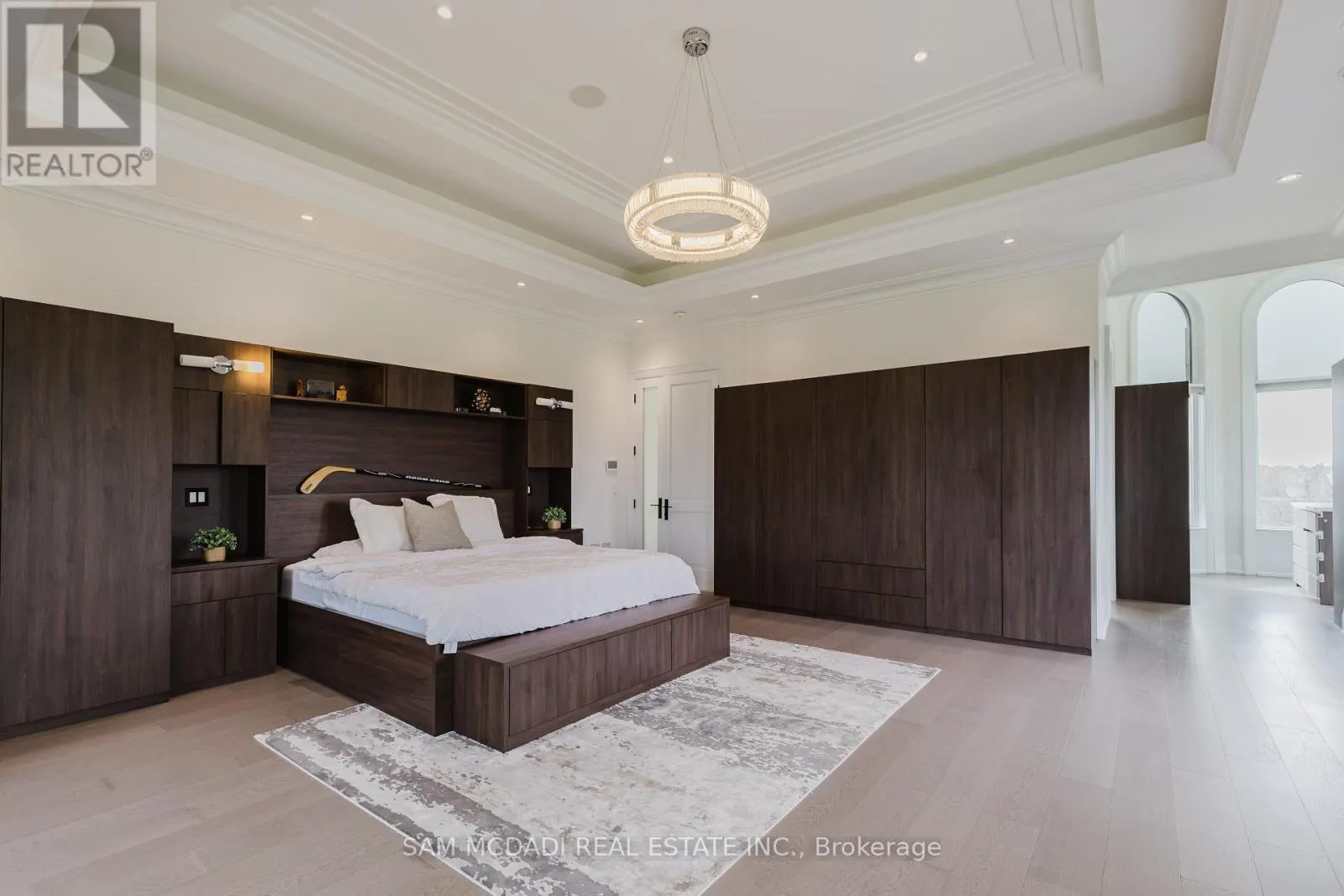 4 SAINT LUKES COURT