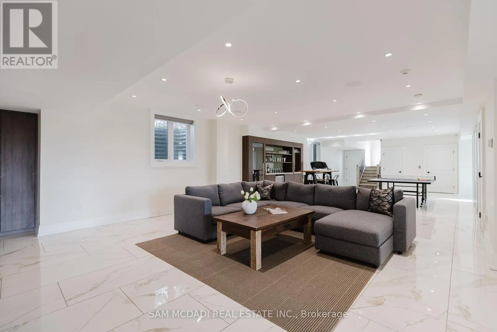 4 SAINT LUKES COURT