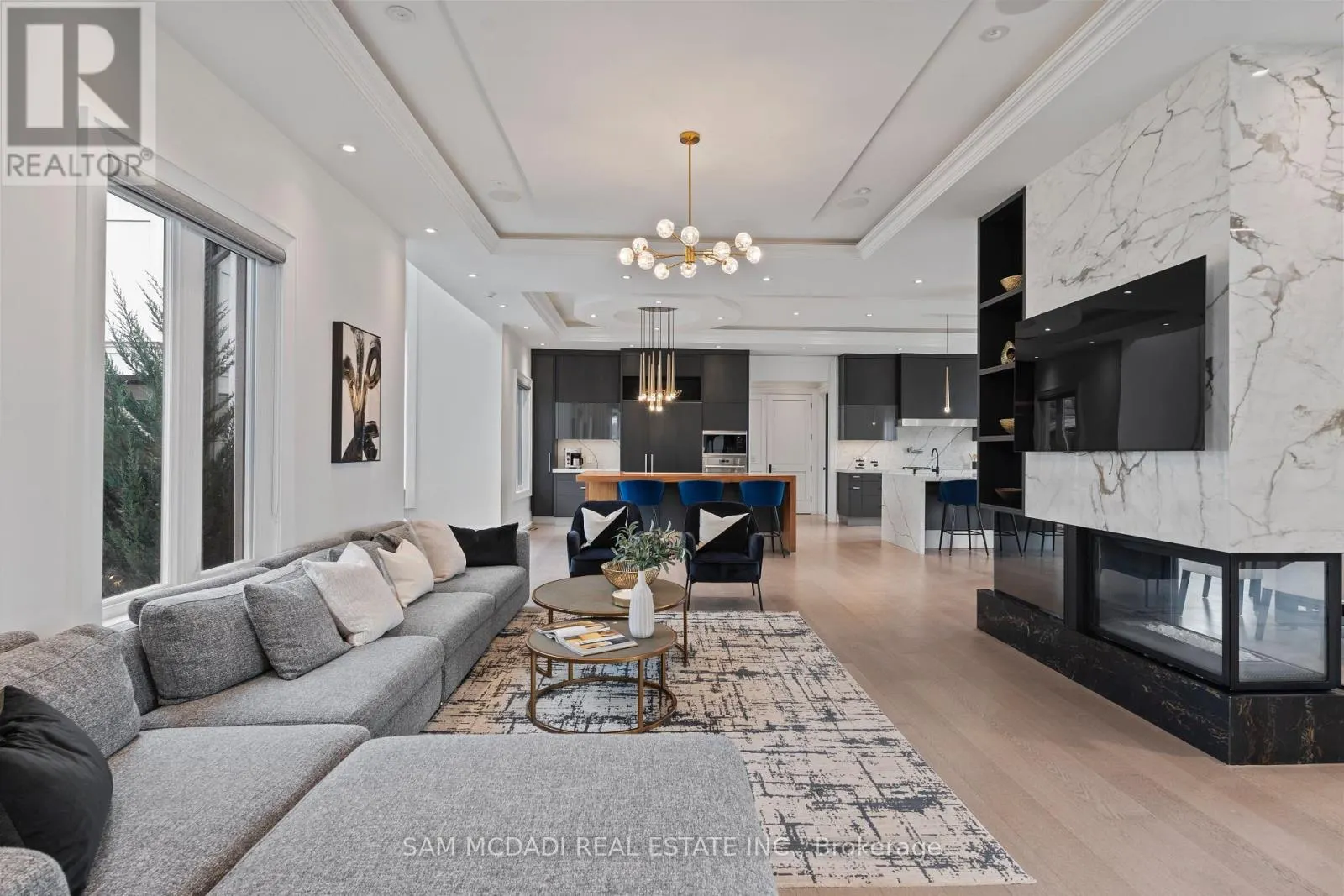 4 SAINT LUKES COURT