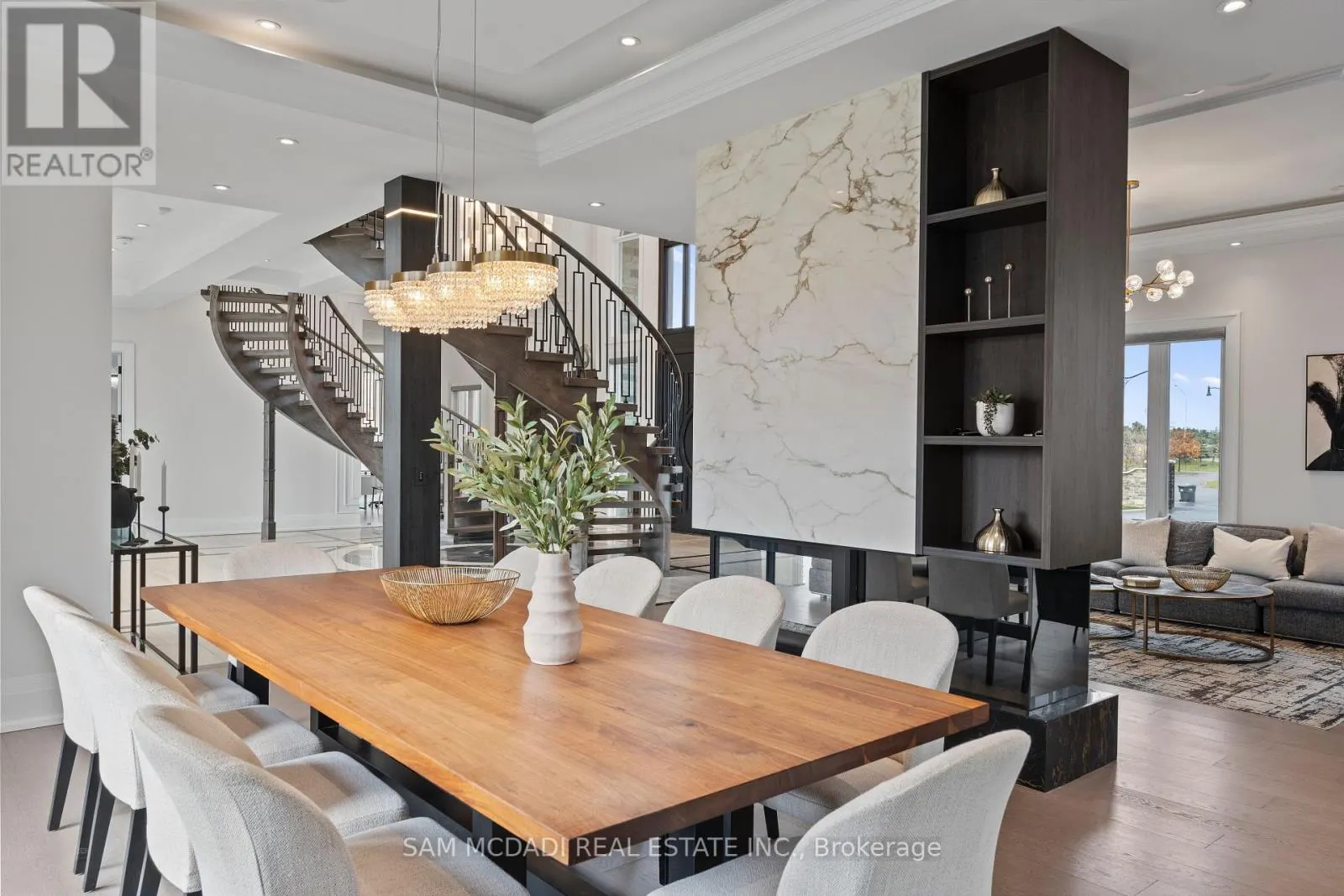4 SAINT LUKES COURT