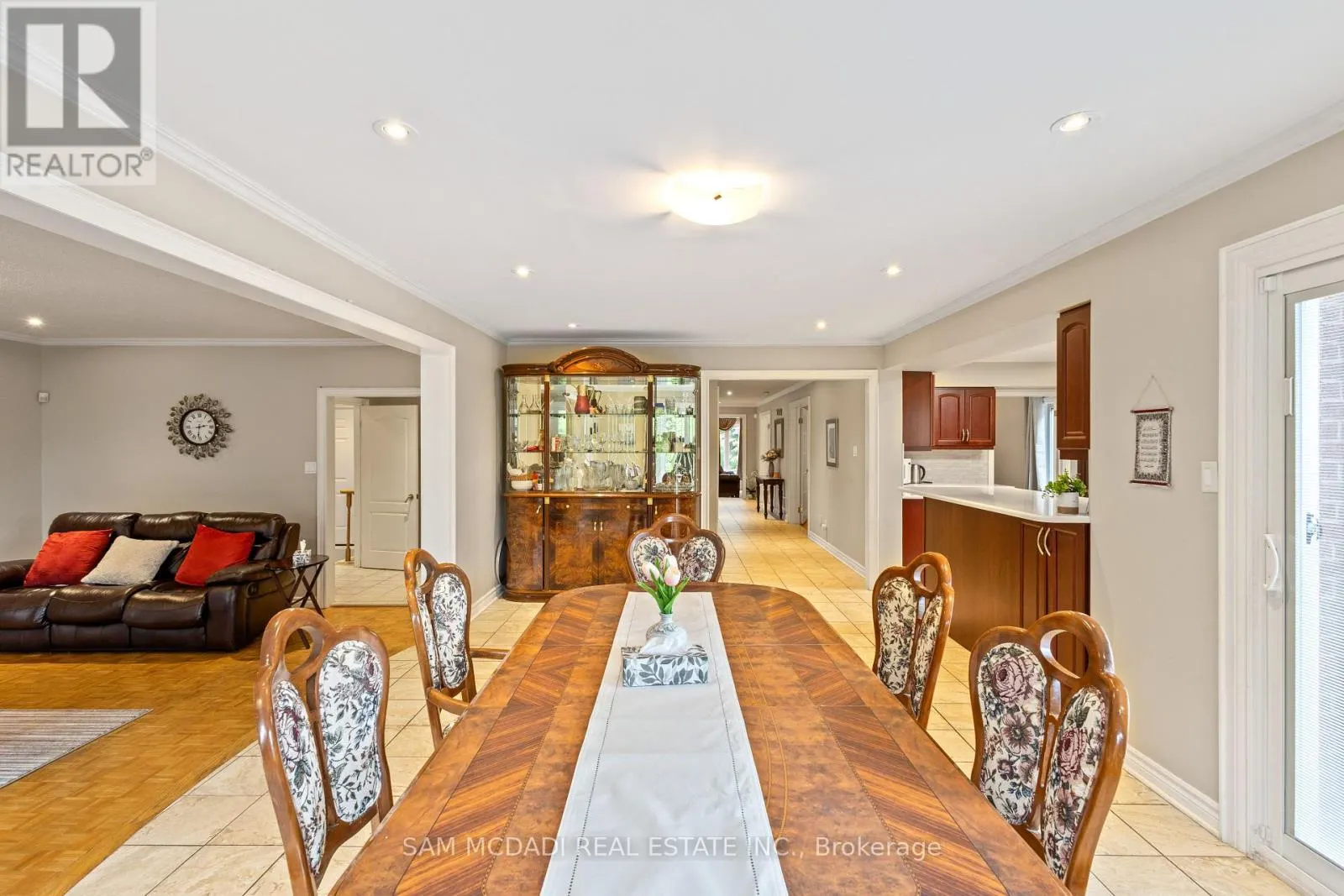 2492 ERIN CENTRE BOULEVARD