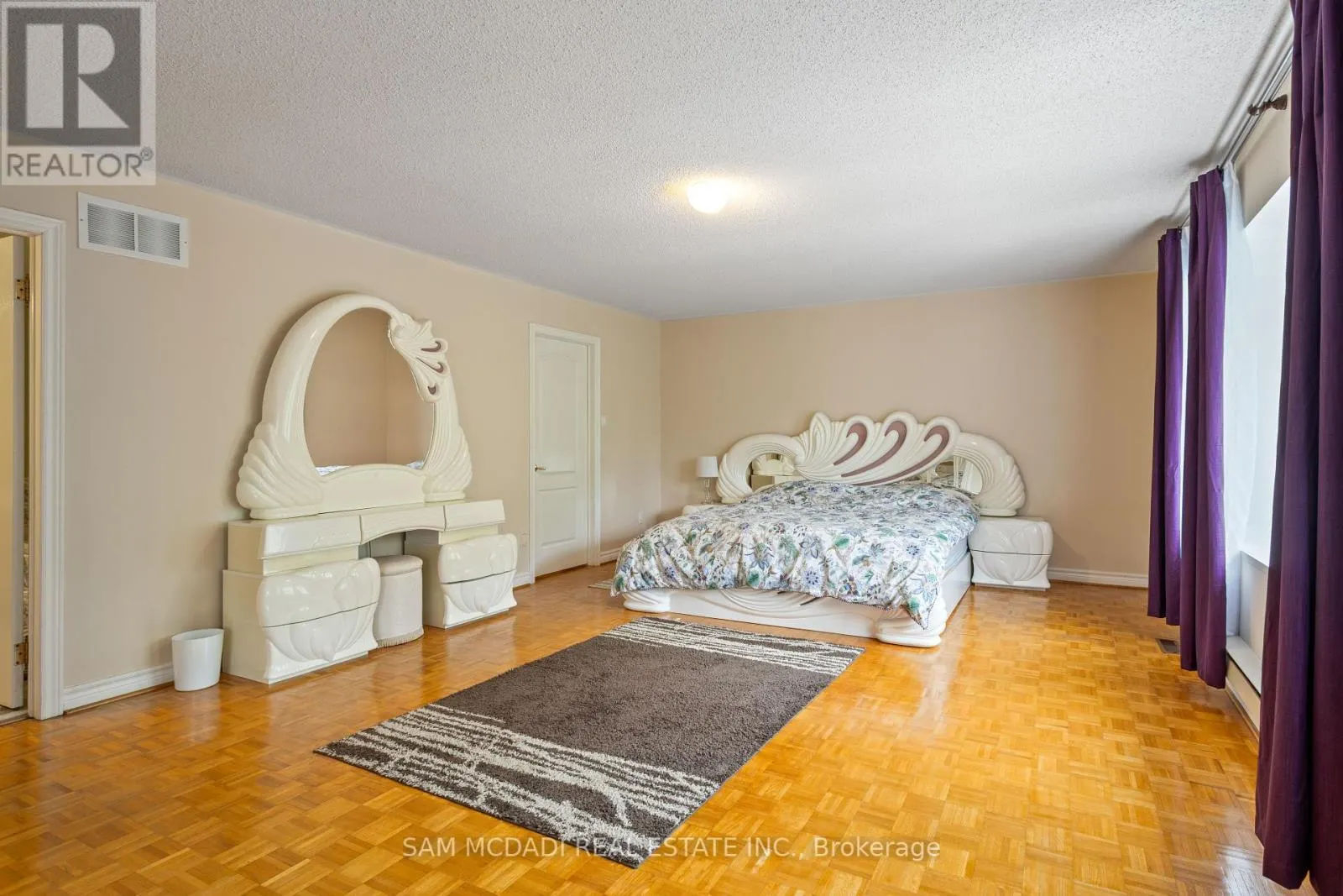2492 ERIN CENTRE BOULEVARD