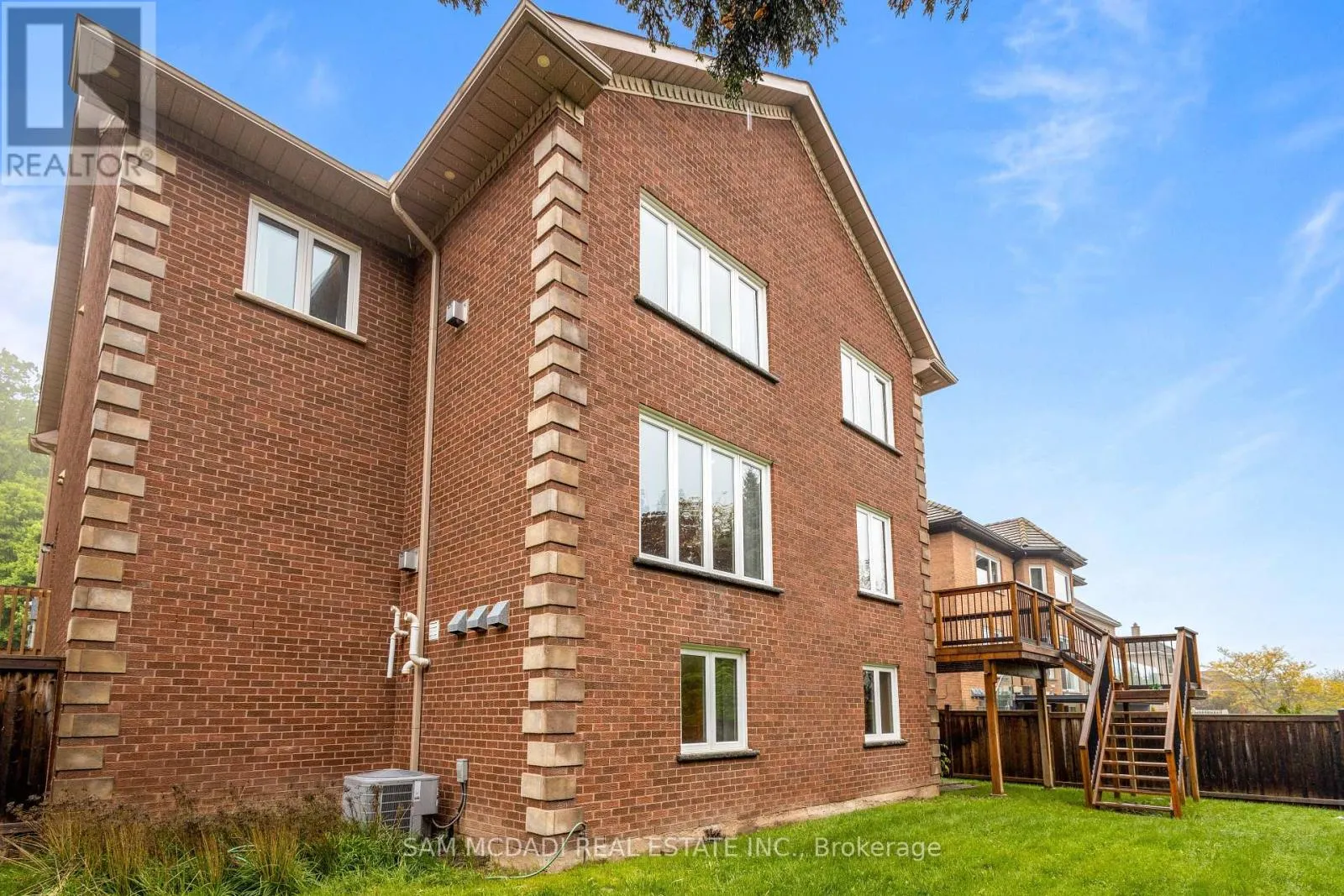 2492 ERIN CENTRE BOULEVARD
