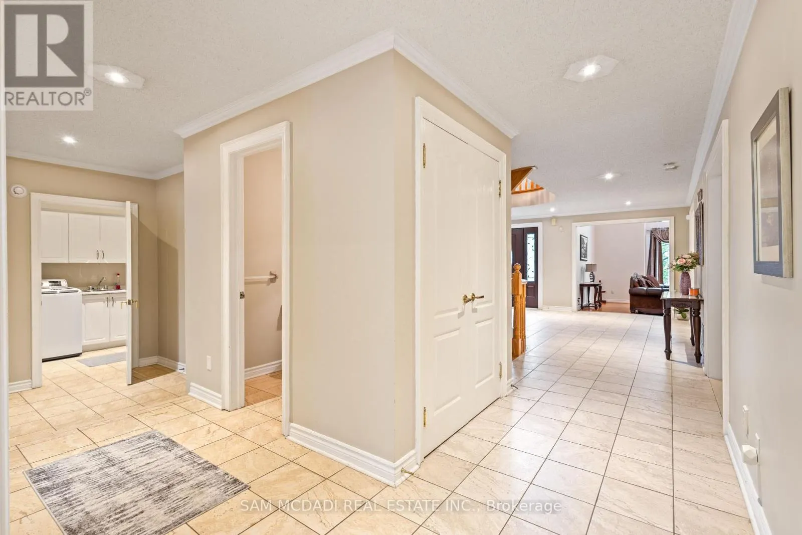 2492 ERIN CENTRE BOULEVARD