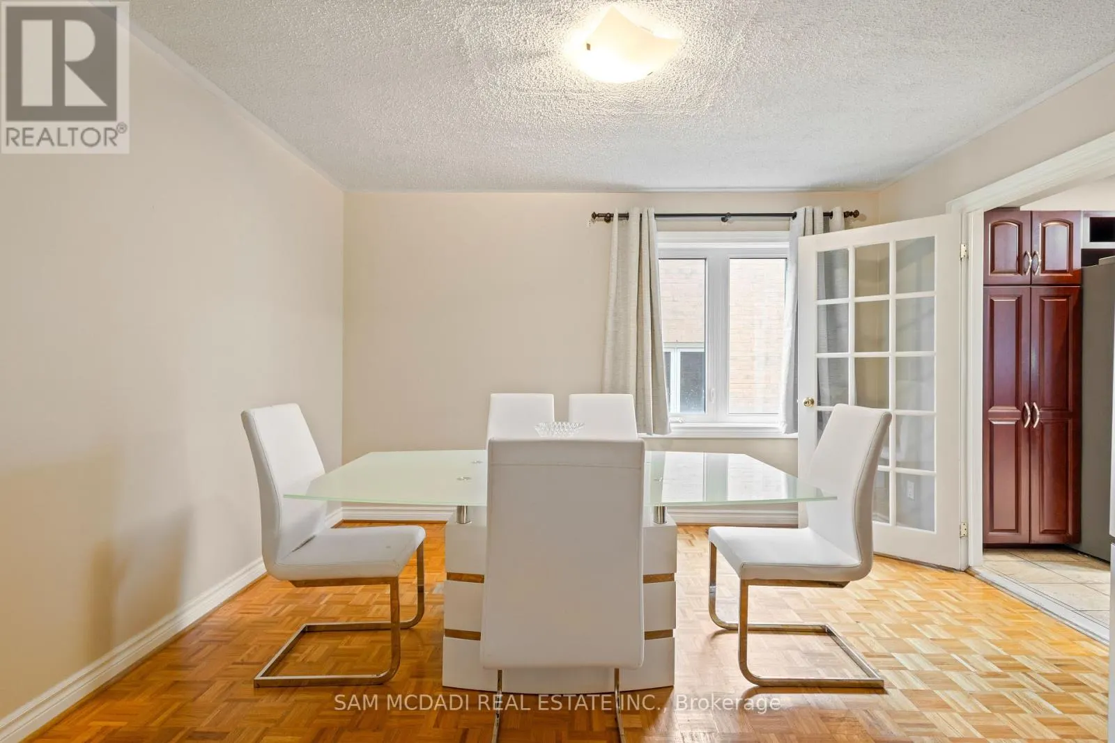 2492 ERIN CENTRE BOULEVARD