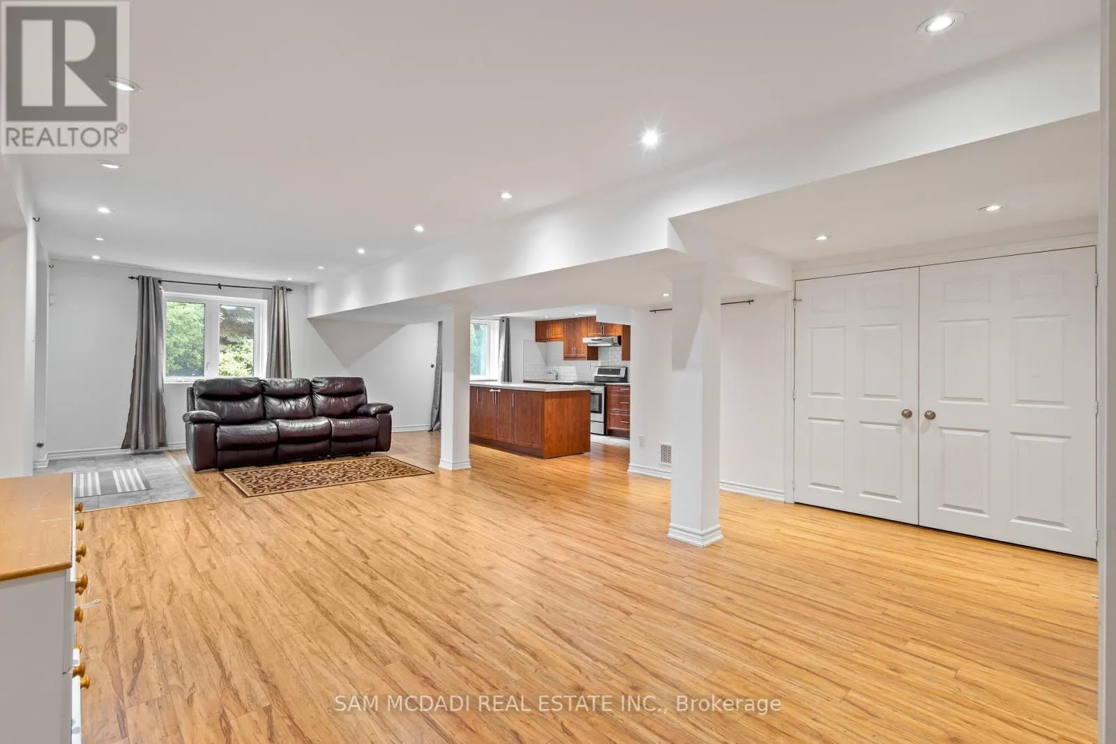 2492 ERIN CENTRE BOULEVARD