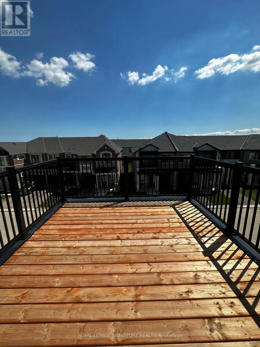 11 - 1259 LILY CRESCENT