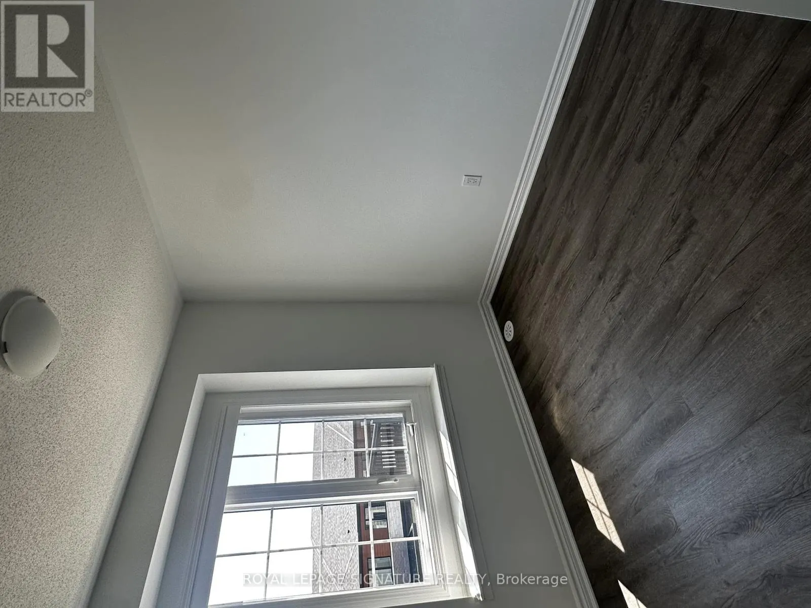 9 - 1259 LILY CRESCENT