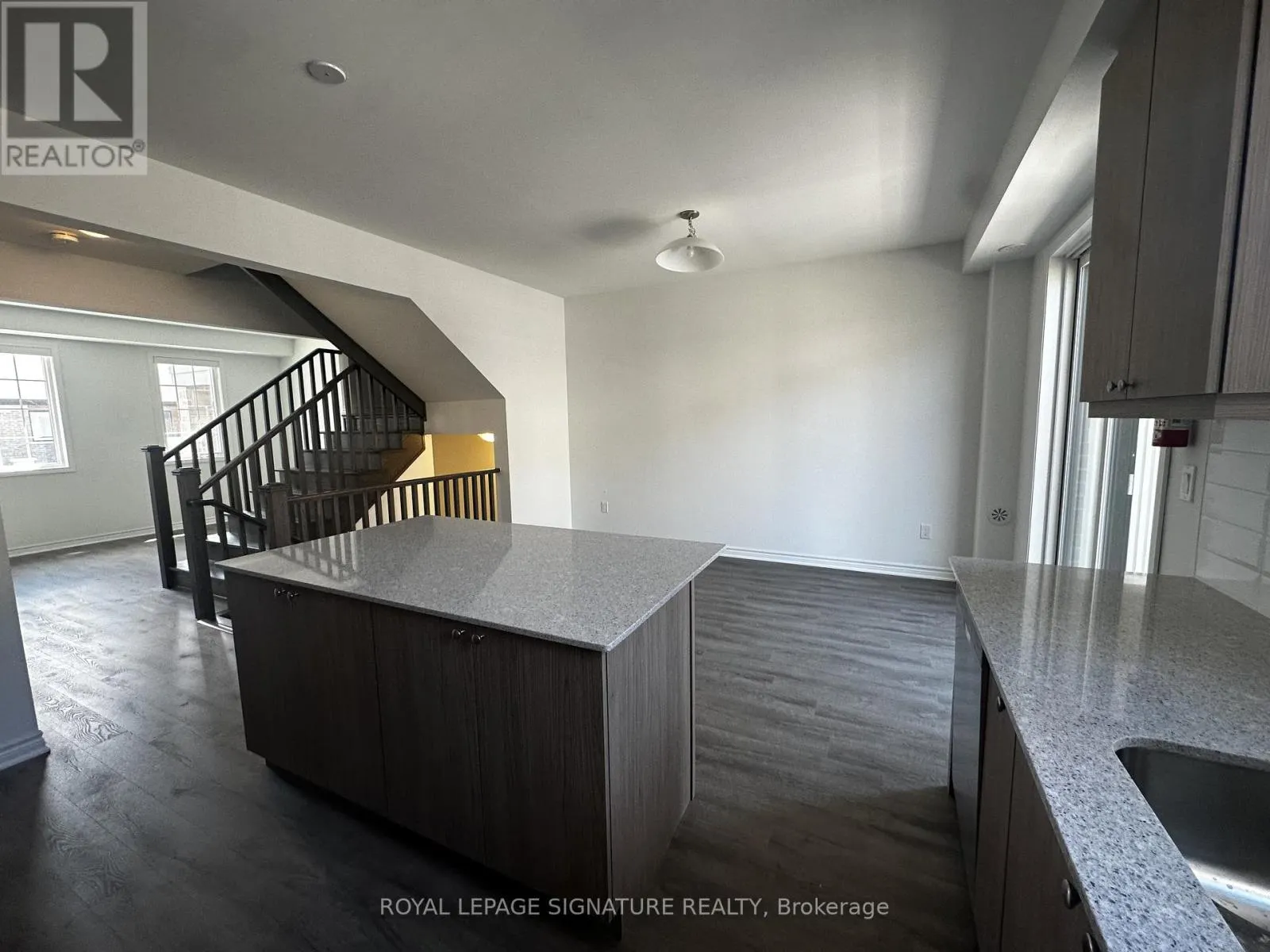 9 - 1259 LILY CRESCENT