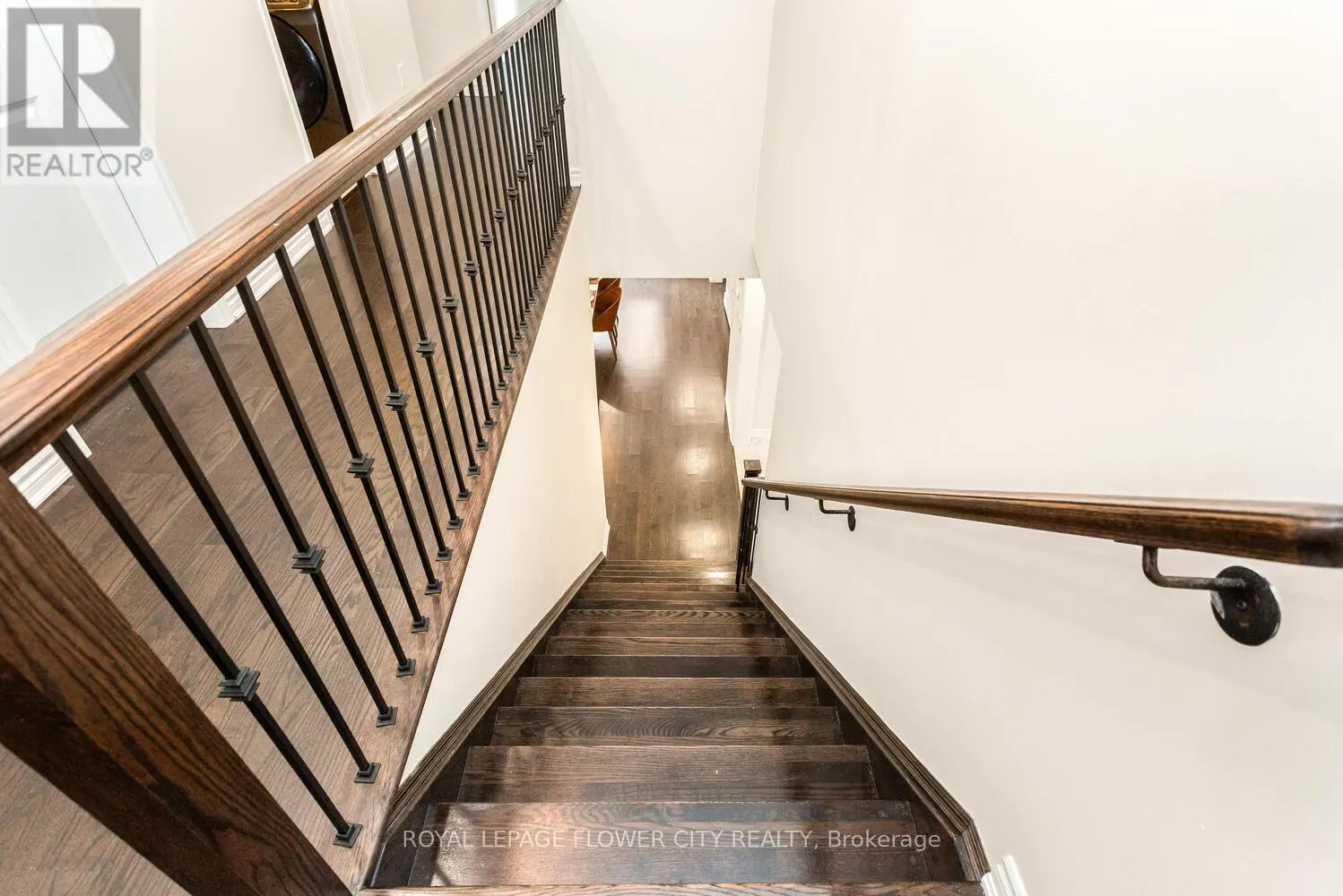 16 ELSINORE STREET