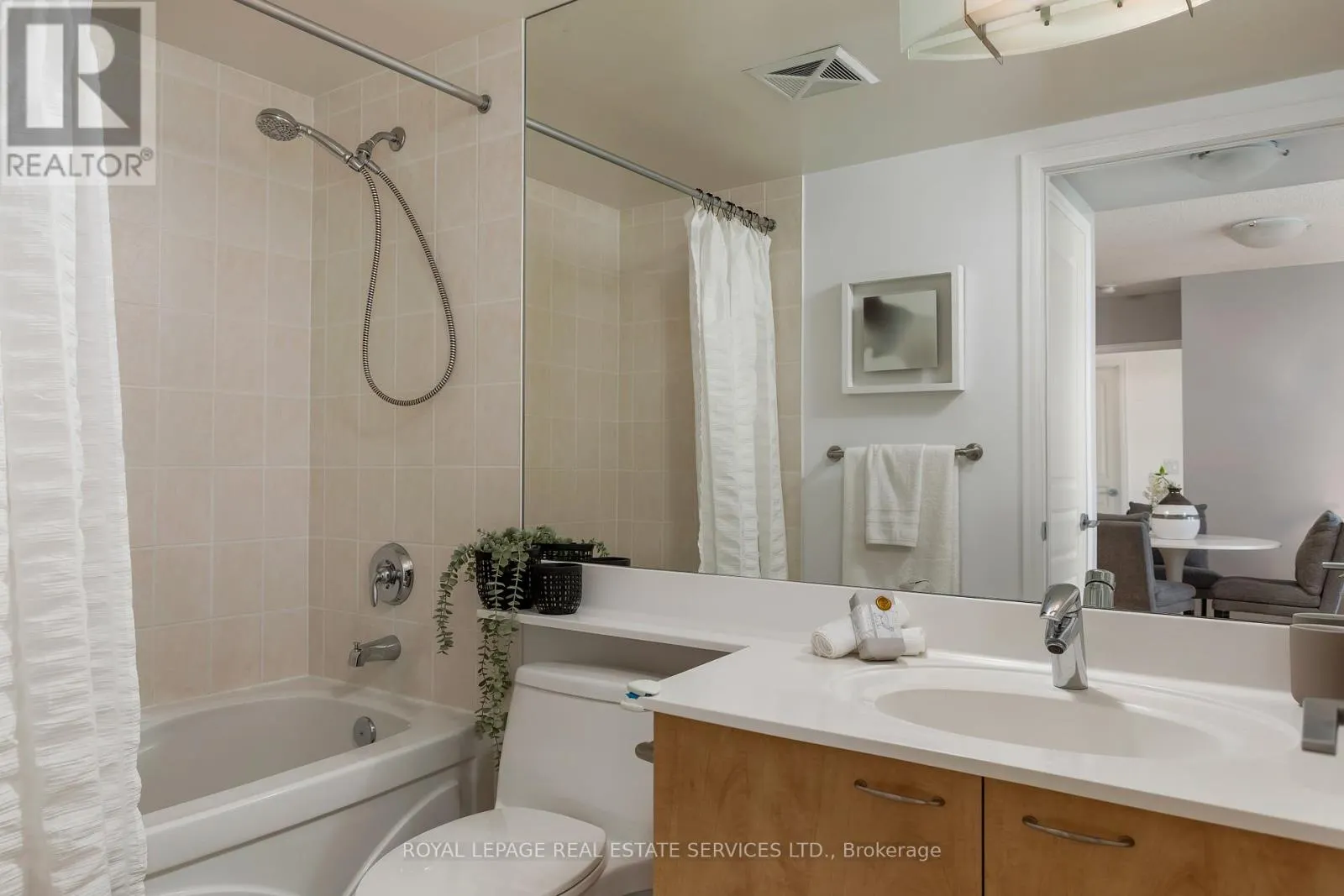 708 - 1403 ROYAL YORK ROAD