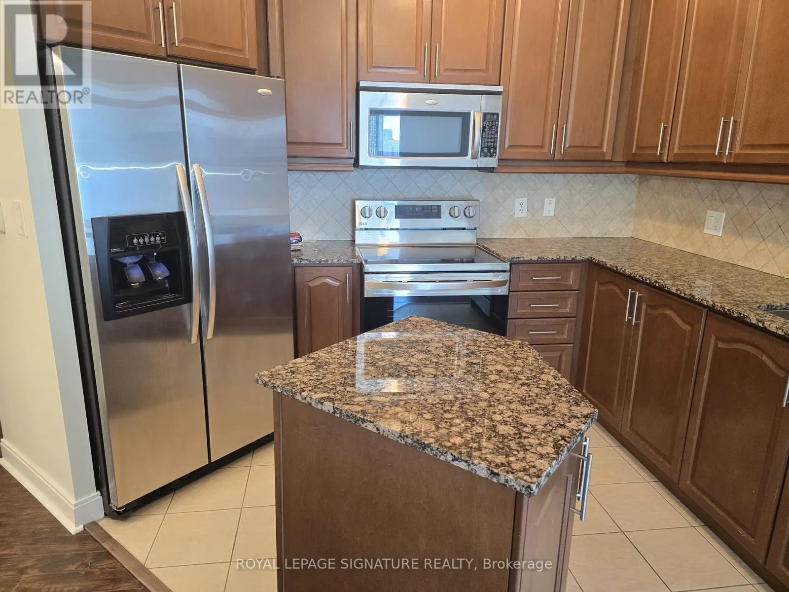2806 - 80 ABSOLUTE AVENUE
