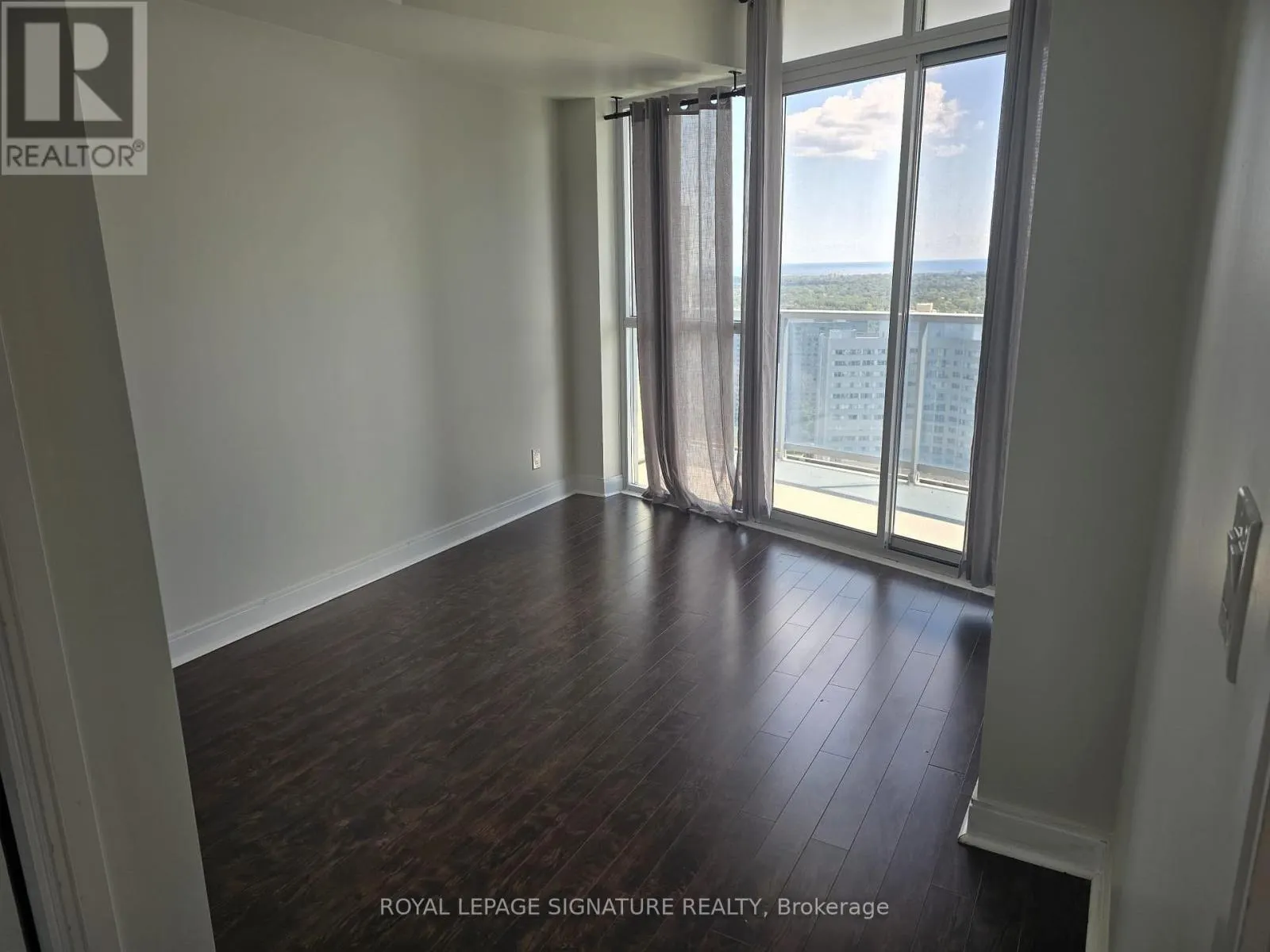 2806 - 80 ABSOLUTE AVENUE