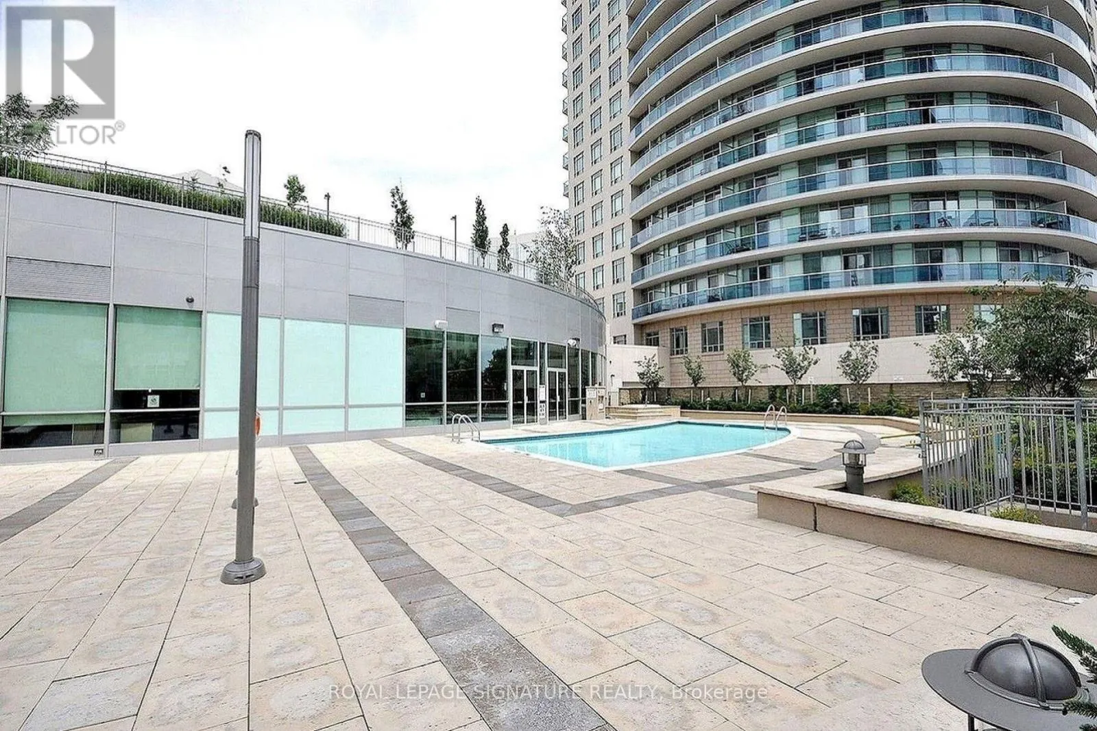 2806 - 80 ABSOLUTE AVENUE