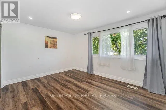 4 PARKEND AVENUE