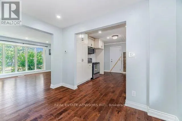 4 PARKEND AVENUE