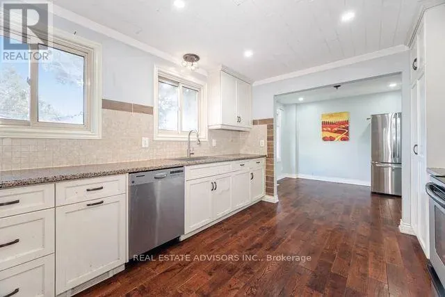 4 PARKEND AVENUE