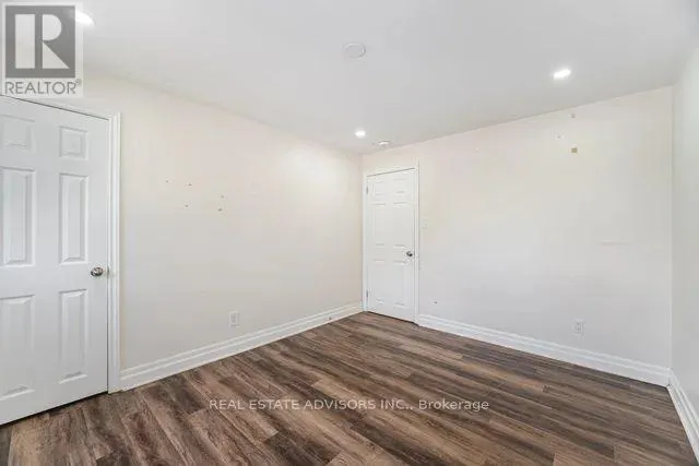 4 PARKEND AVENUE