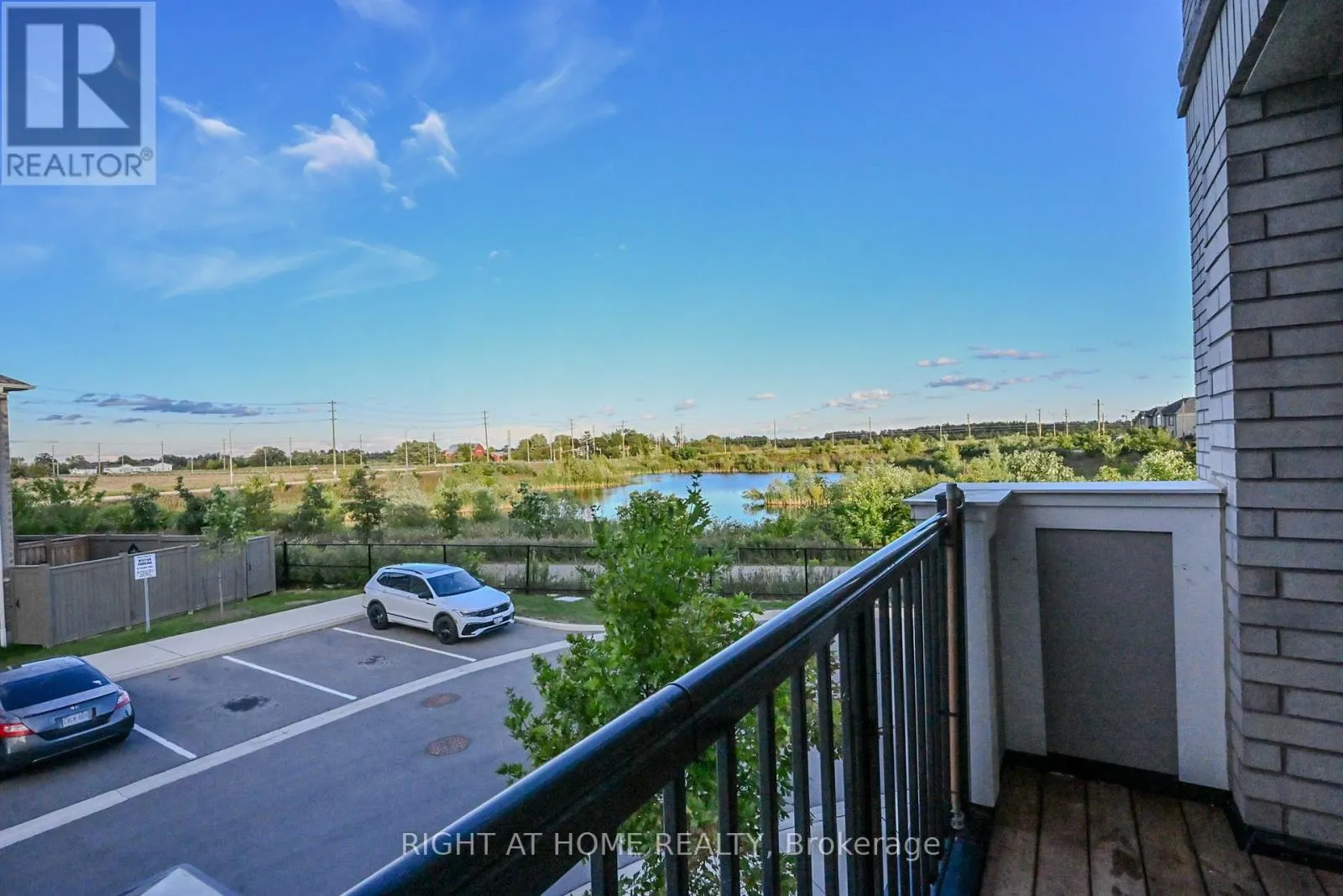 8 - 980 LOGAN DRIVE
