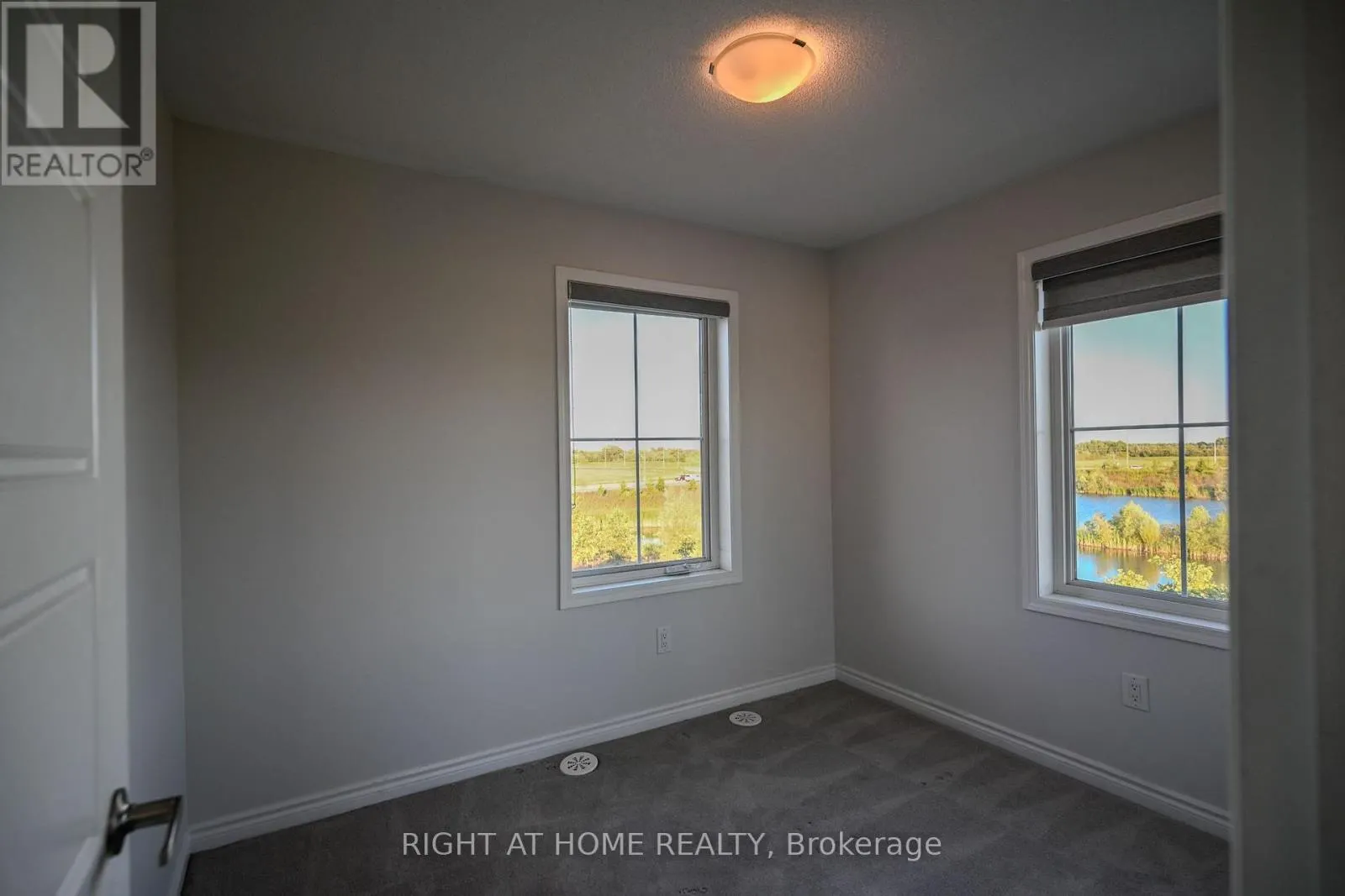 8 - 980 LOGAN DRIVE