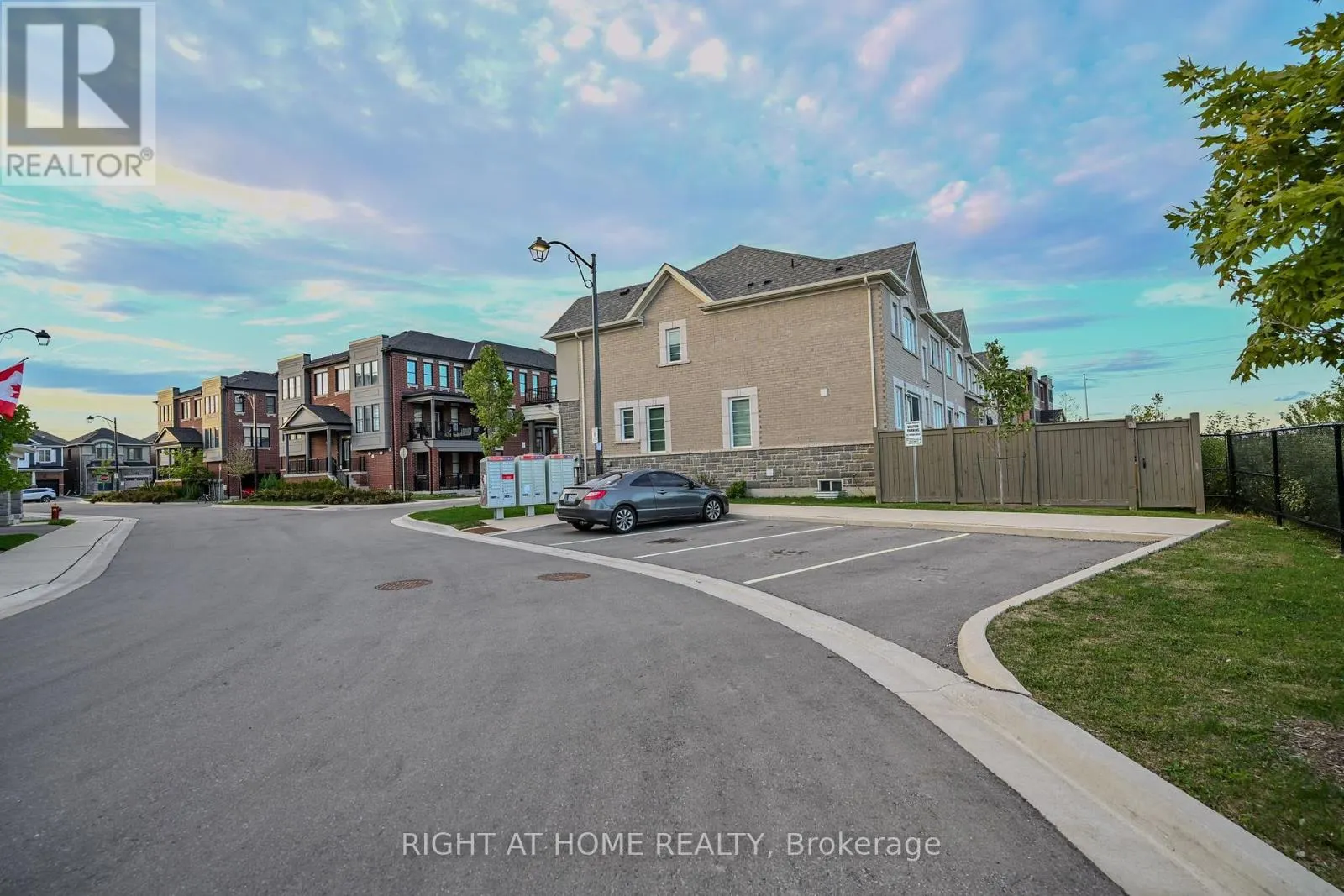 8 - 980 LOGAN DRIVE
