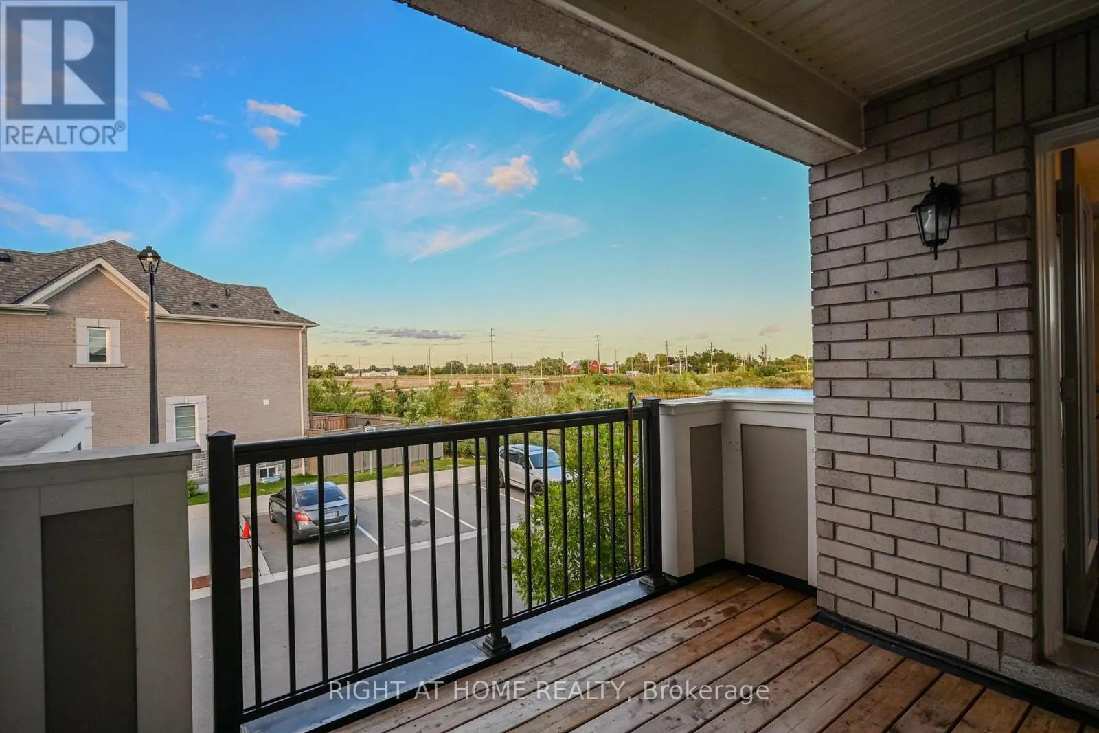 8 - 980 LOGAN DRIVE