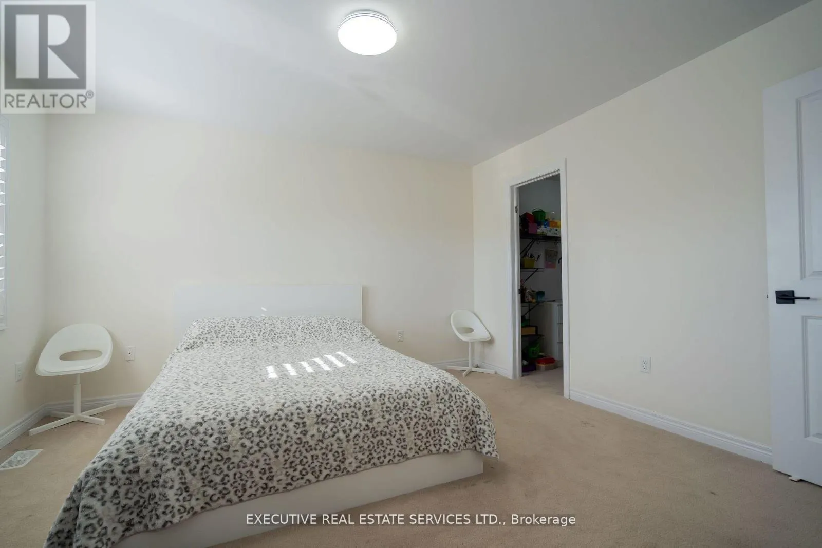 11 GOODSWAY TRAIL