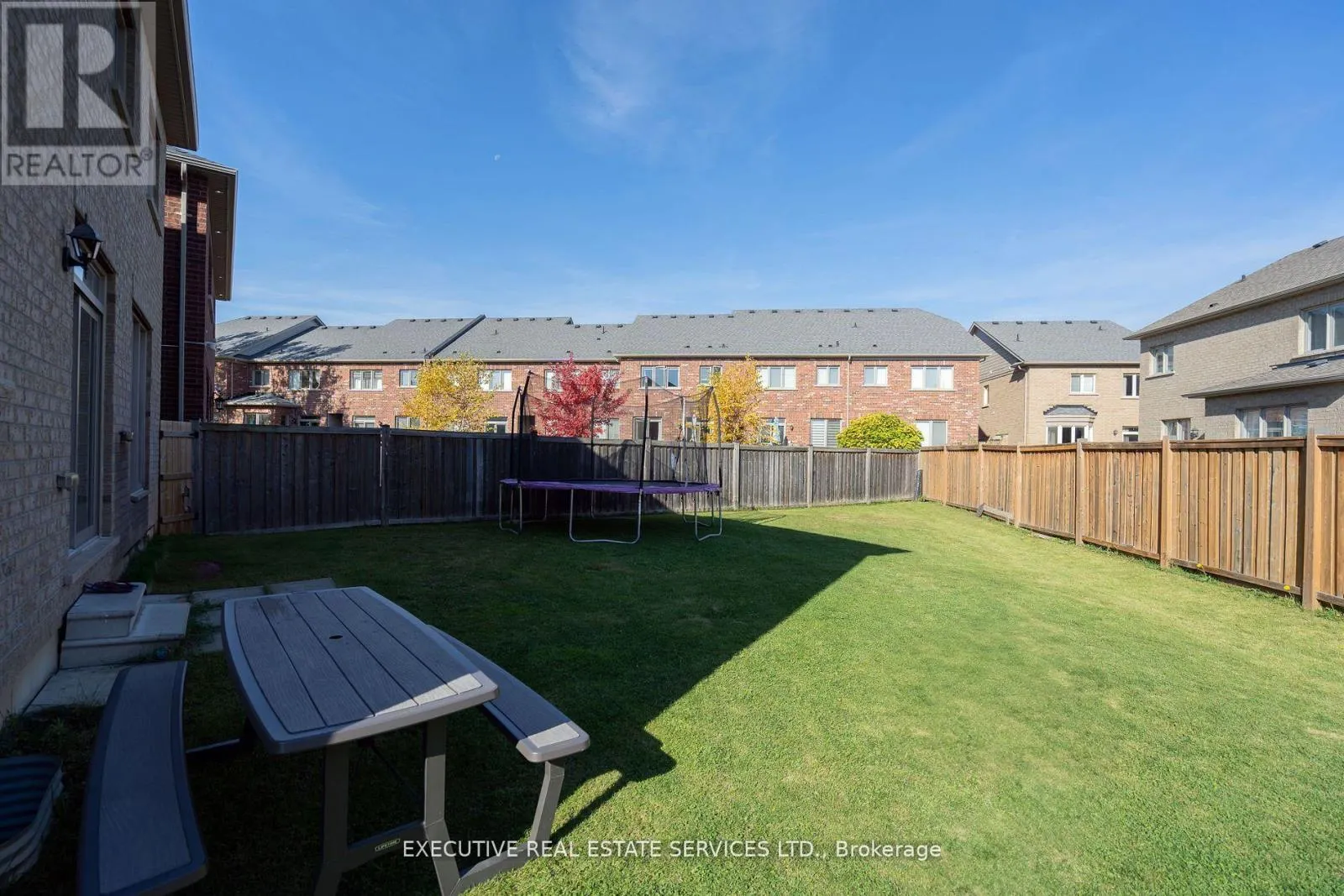 11 GOODSWAY TRAIL