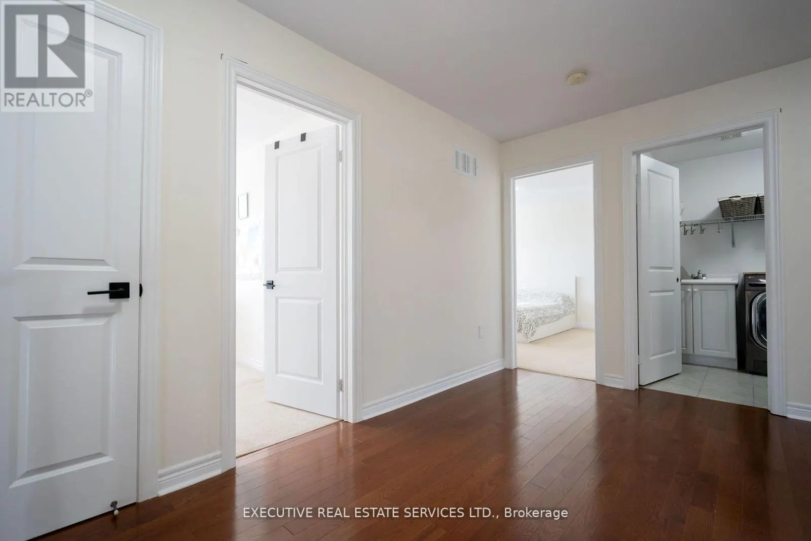 11 GOODSWAY TRAIL