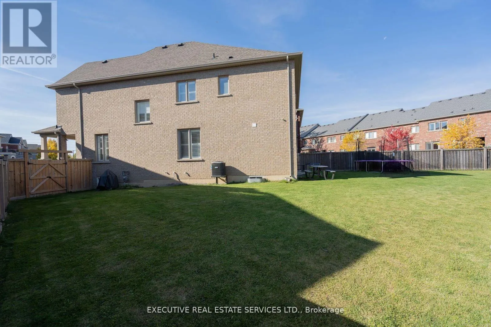 11 GOODSWAY TRAIL