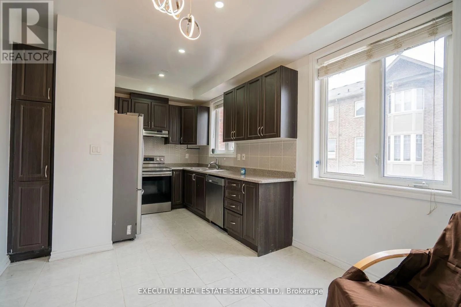 5 SPRUCEWOOD ROAD