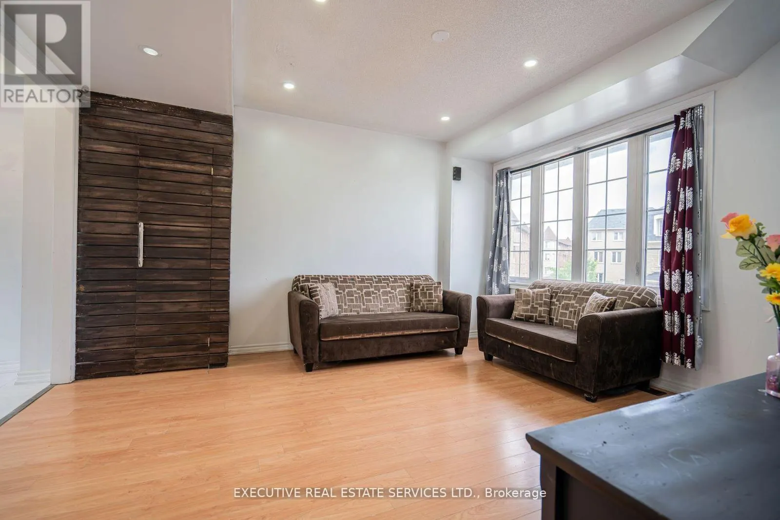 5 SPRUCEWOOD ROAD