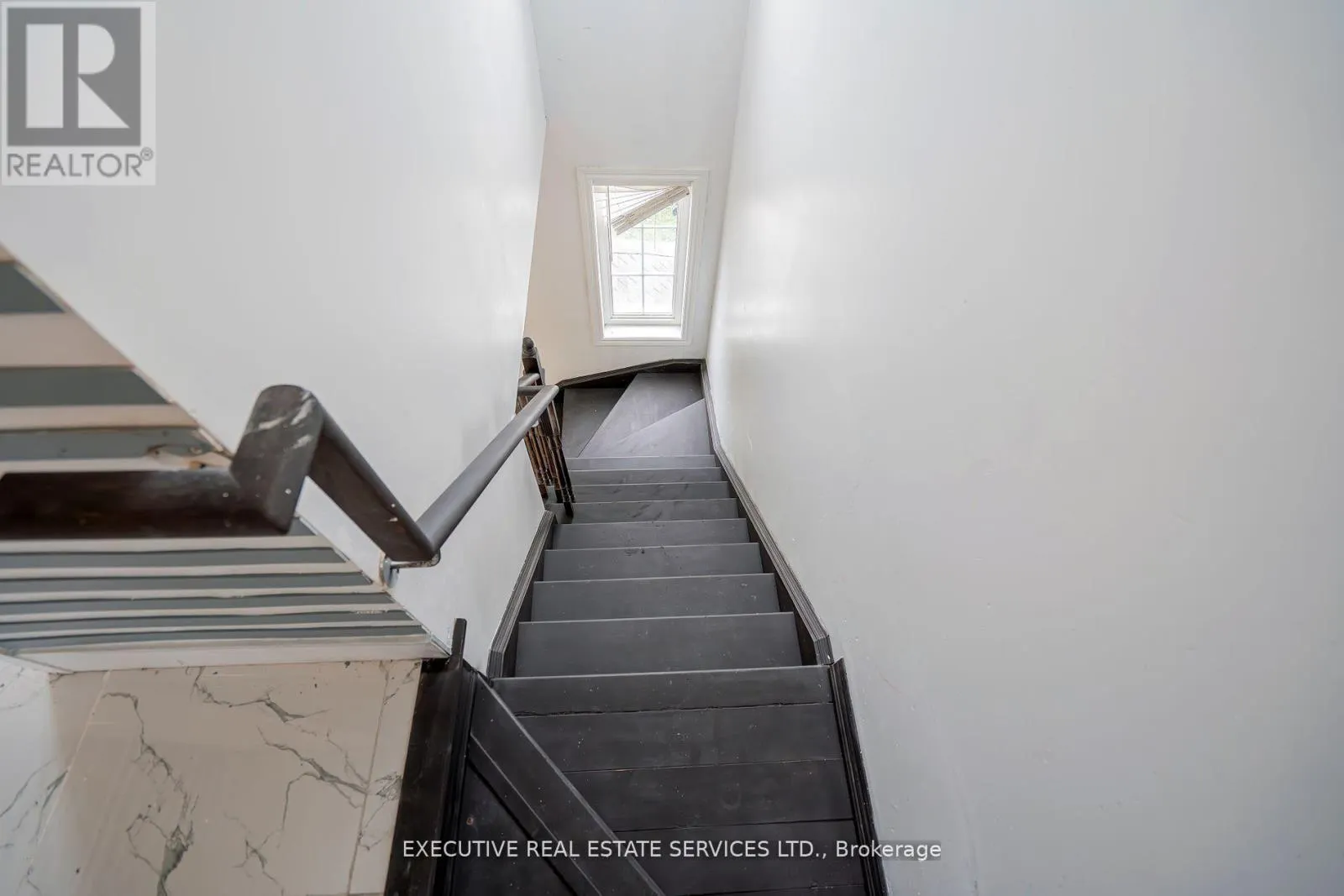 5 SPRUCEWOOD ROAD