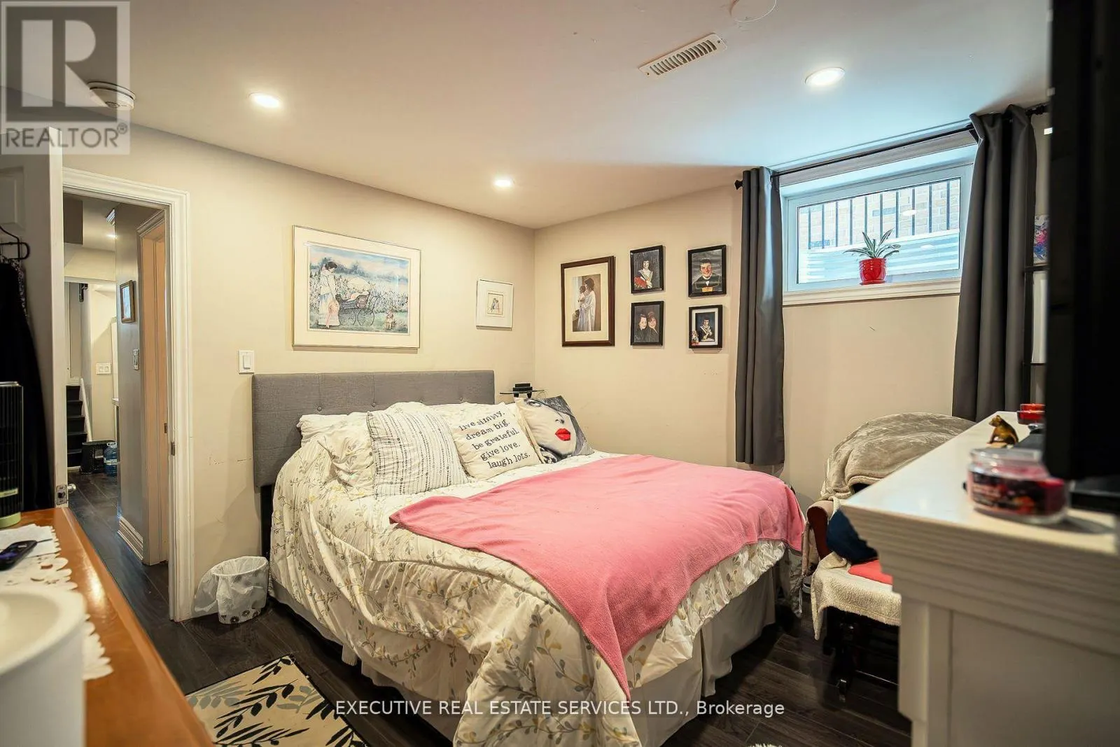 4 SIMMONS BOULEVARD
