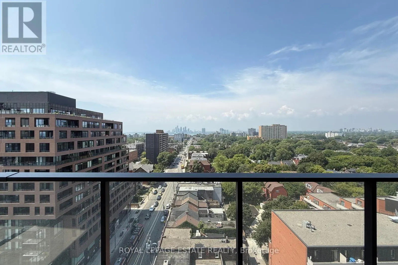 1216 - 285 DUFFERIN STREET