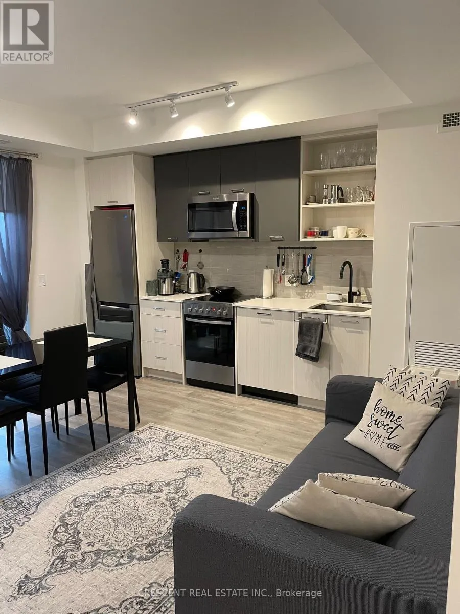 527 - 2300 ST CLAIR AVENUE W