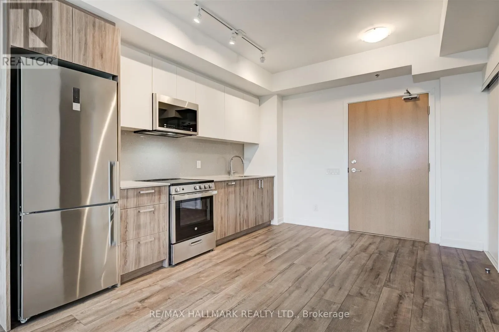 519 - 1787 ST CLAIR AVENUE W