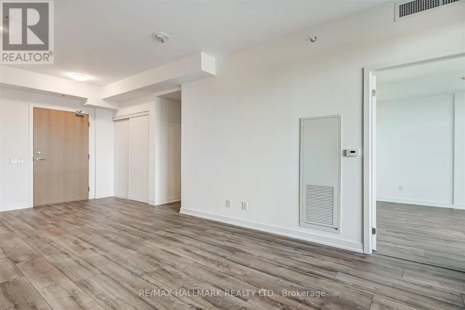 519 - 1787 ST CLAIR AVENUE W