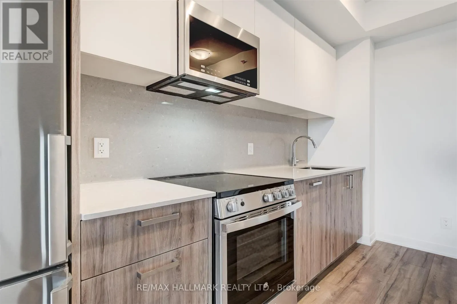 519 - 1787 ST CLAIR AVENUE W