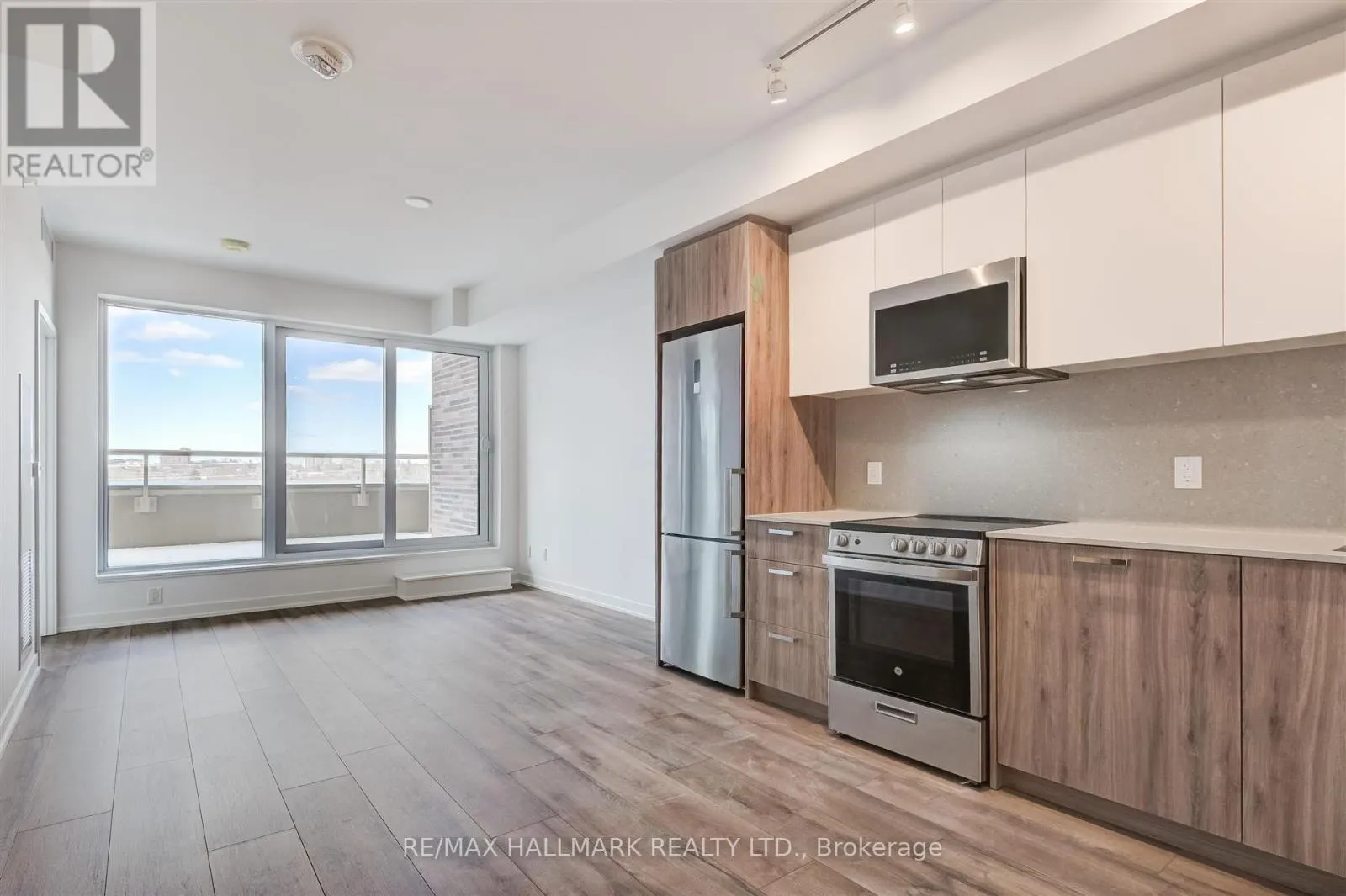 519 - 1787 ST CLAIR AVENUE W
