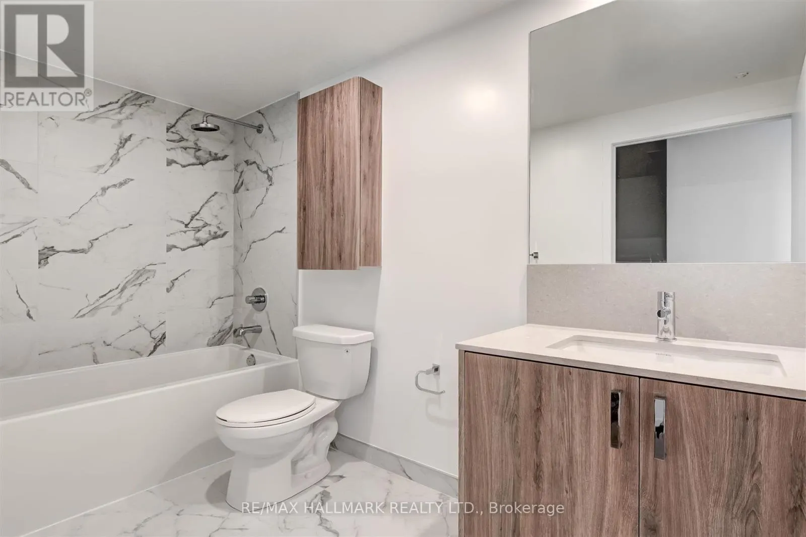 519 - 1787 ST CLAIR AVENUE W