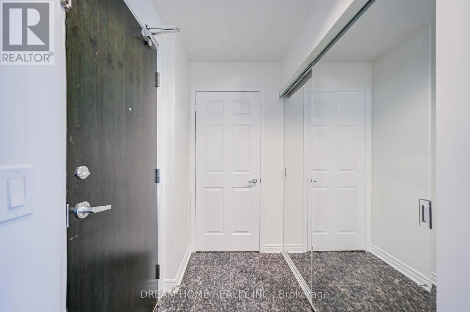 2004 - 388 PRINCE OF WALES DRIVE