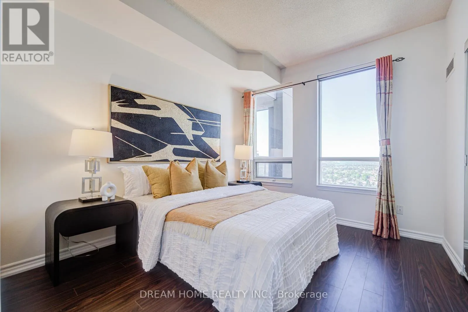 2004 - 388 PRINCE OF WALES DRIVE