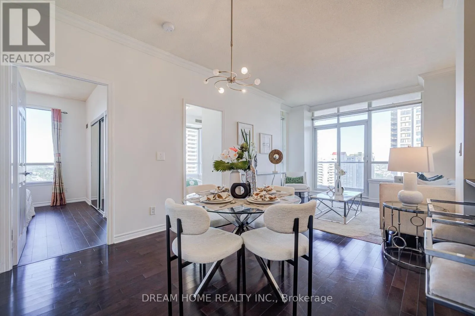 2004 - 388 PRINCE OF WALES DRIVE