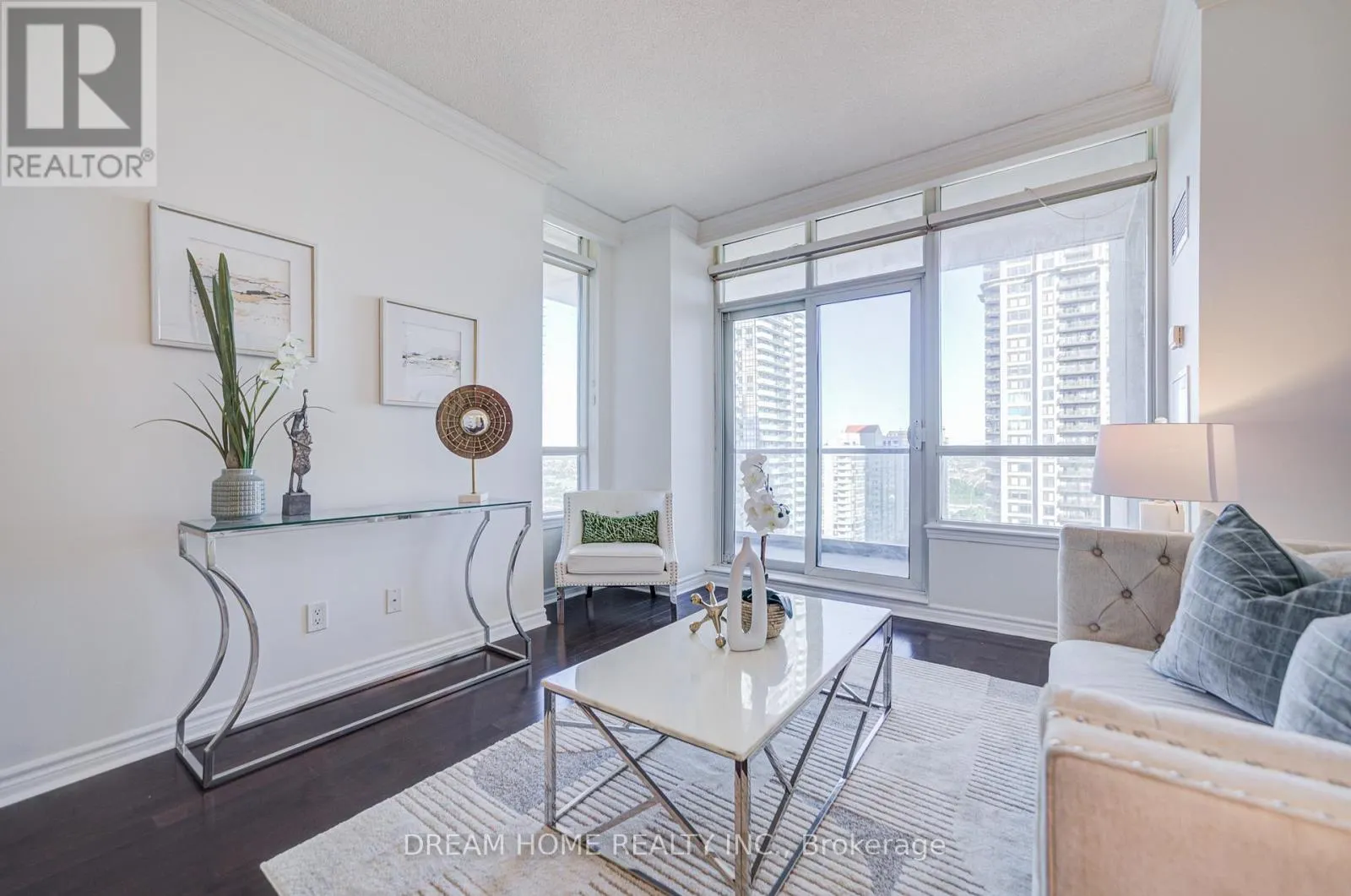 2004 - 388 PRINCE OF WALES DRIVE