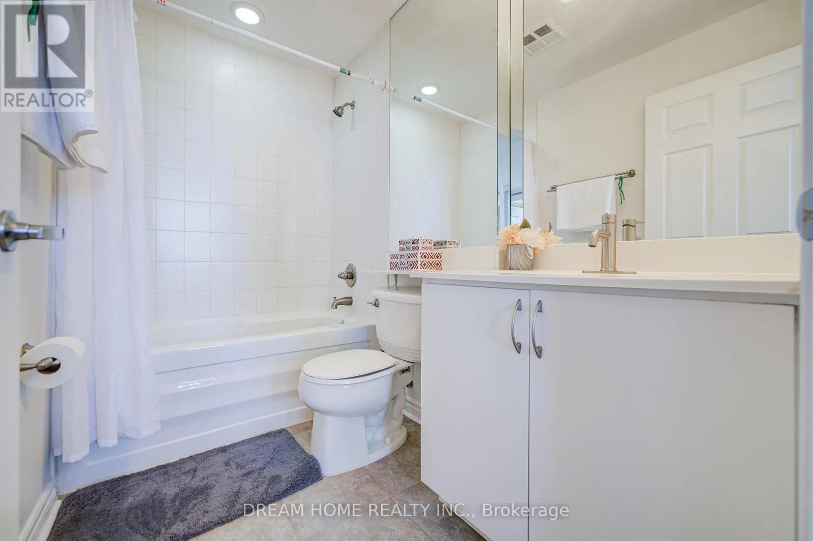 2004 - 388 PRINCE OF WALES DRIVE