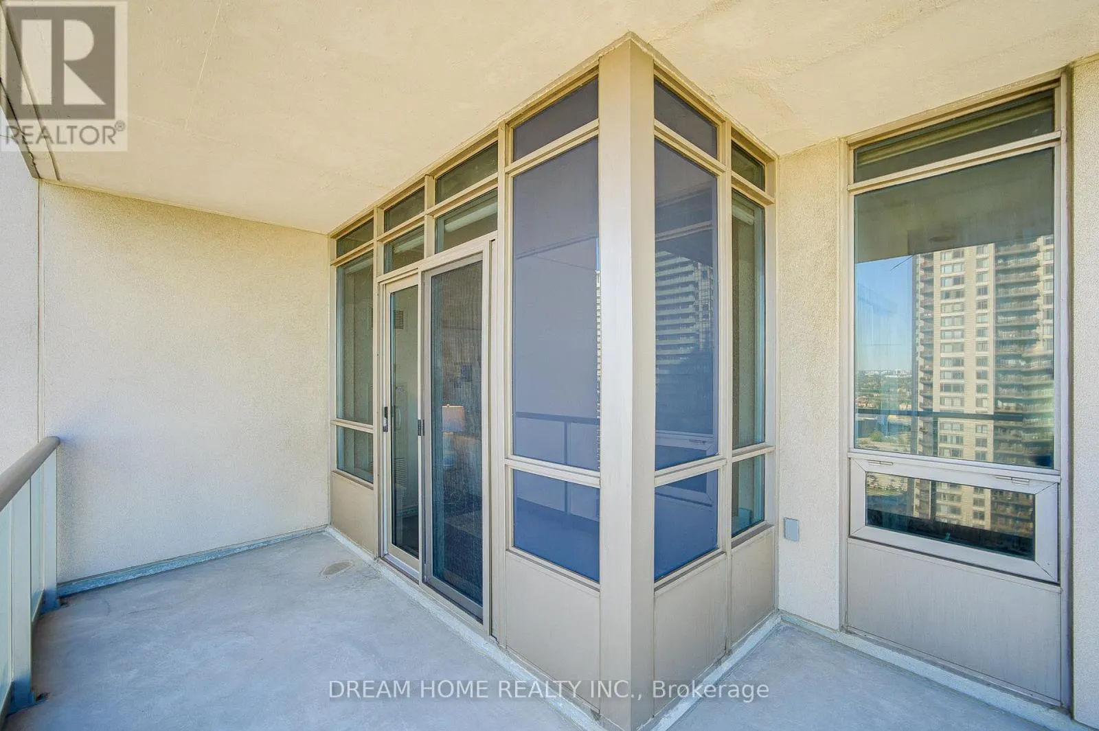 2004 - 388 PRINCE OF WALES DRIVE