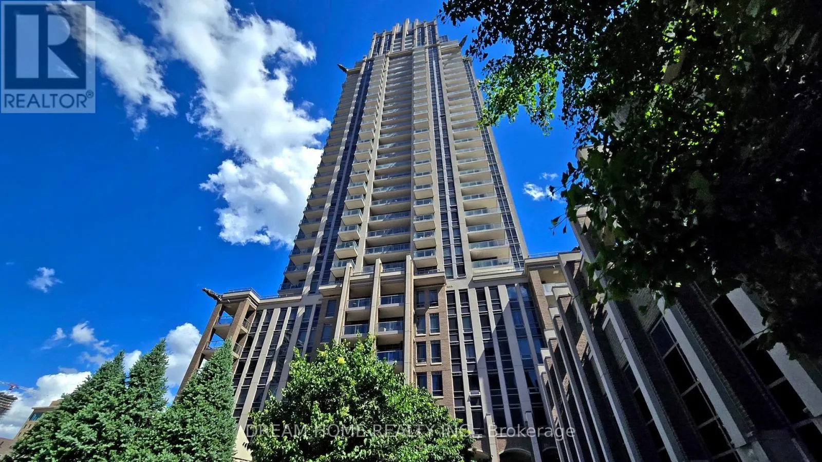 2004 - 388 PRINCE OF WALES DRIVE