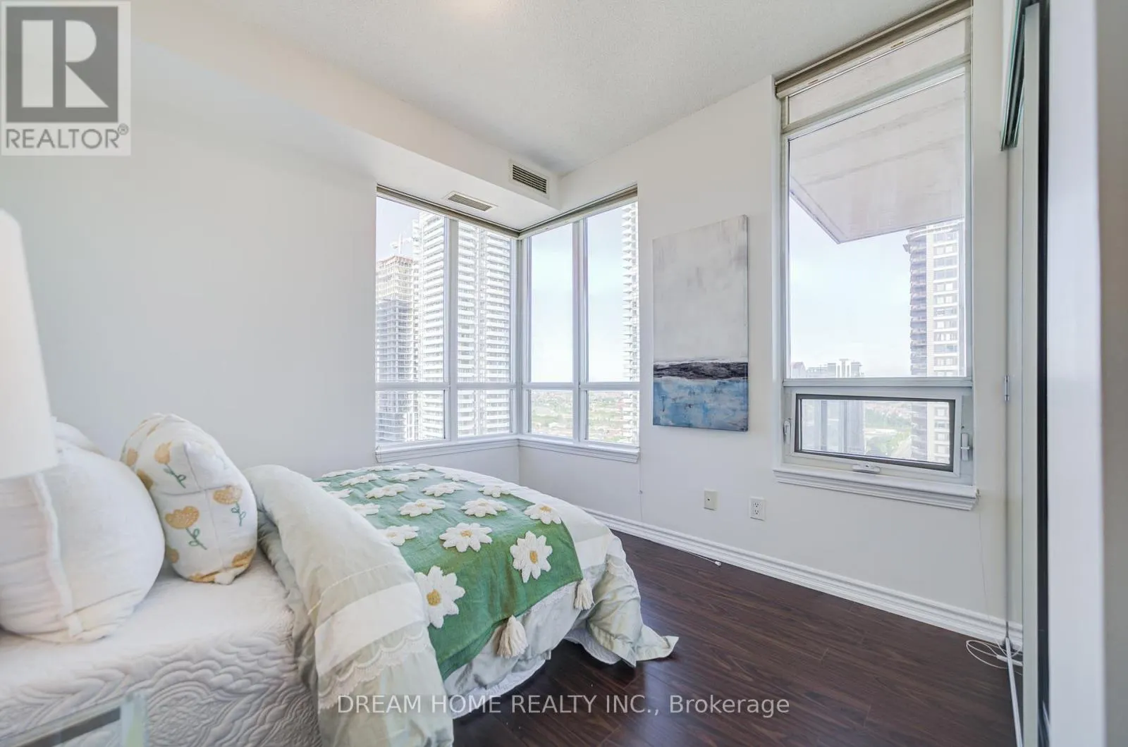 2004 - 388 PRINCE OF WALES DRIVE
